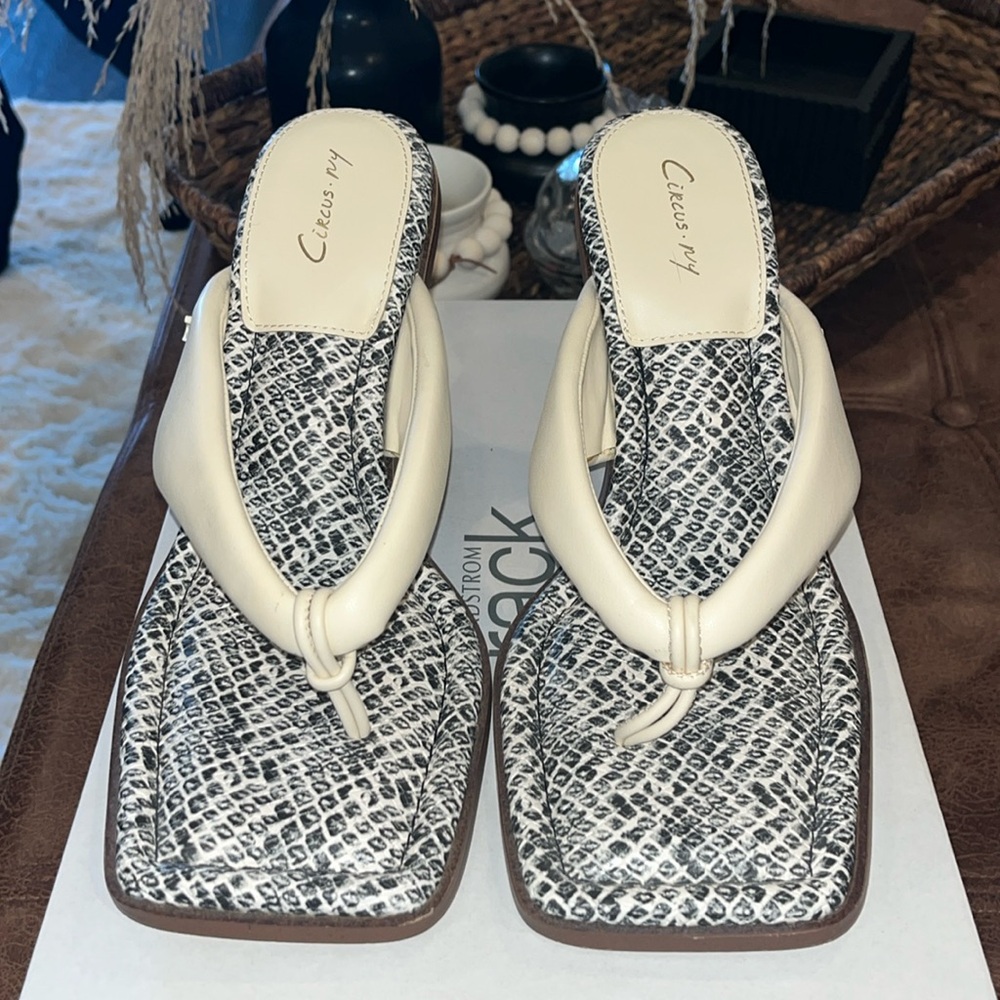 Circus NY by Sam Edelman Beige and Black Sandals